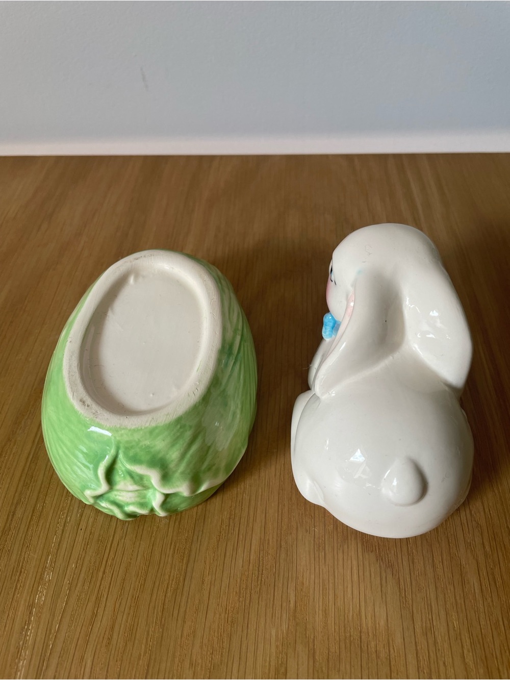 Vintage 70s Bunny Rabbit with Blue Bow on Cabbage Trinket Dish - Picture 13 of 14